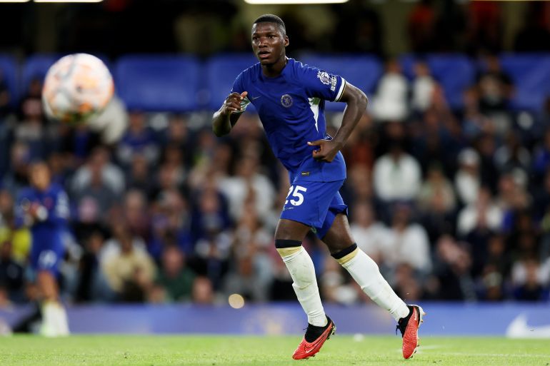 تاريخ "خطف الصفقات" بالبريميرليغ في مقدمتها انتقال رونالدو لمانشستر يونايتد 1 Chelsea FC v Luton Town - Premier League