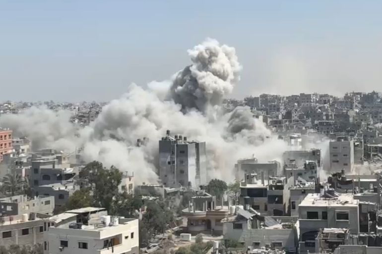 قيادي حوثي للجزيرة نت: صواريخنا المتطورة للردع ولتوسيع قواعد الاشتباك 1 الغازات السامة تقتل سكان غزة آثار القصف الإسرائيلي على غزة