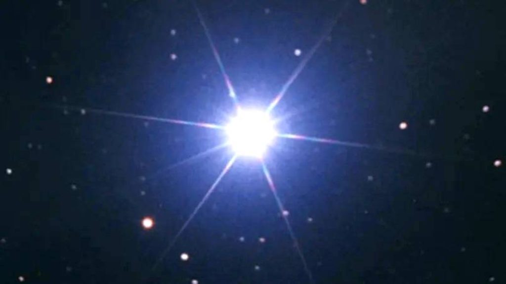 2573684