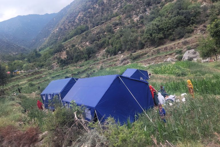 زلزال أفغانستان.. ناجون يروون للجزيرة نت المأساة 1 4- "دمار المنازل في القرى الجبلية يكشف هشاشة البنية السكنية أمام الكوارث الطبيعية."