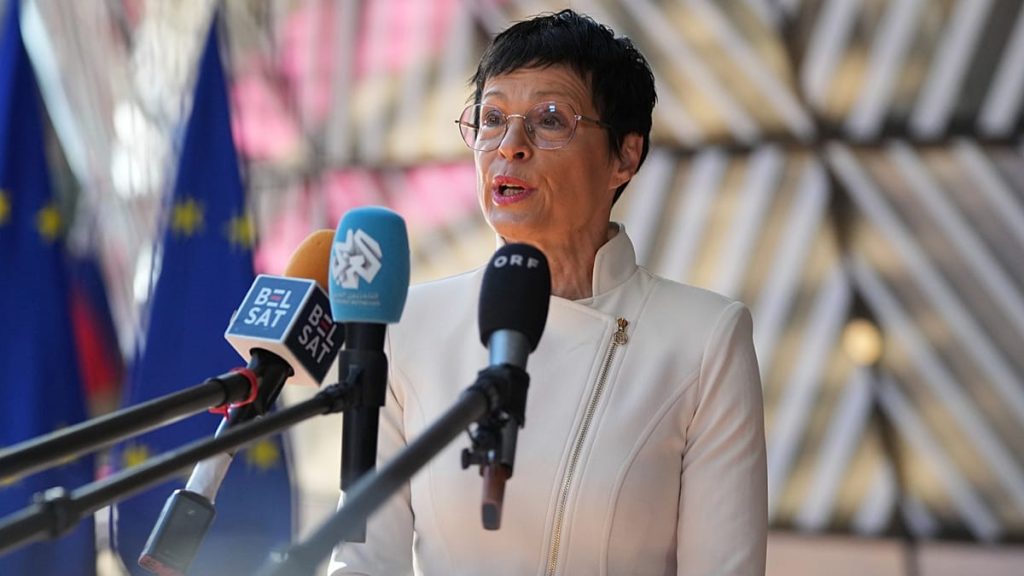 ويقول كوس إن الاتحاد الأوروبي أصبح الآن “أكثر حزما” في حماية الدول المرشحة من التدخل الأجنبي 1200x675 cmsv2 37d3132a ab4e 5242 9199 75a1a309d44c 9529433