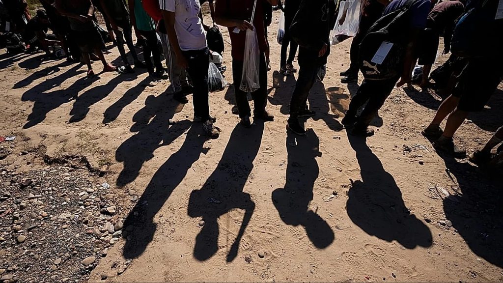 يحد ترامب من قبول اللاجئين بـ 7500 شخص سنويًا ويعطي الأولوية للبيض في جنوب إفريقيا 1200x675 cmsv2 6daadbfd d62a 5245 8041 4d08dbb3b0dc 9531623