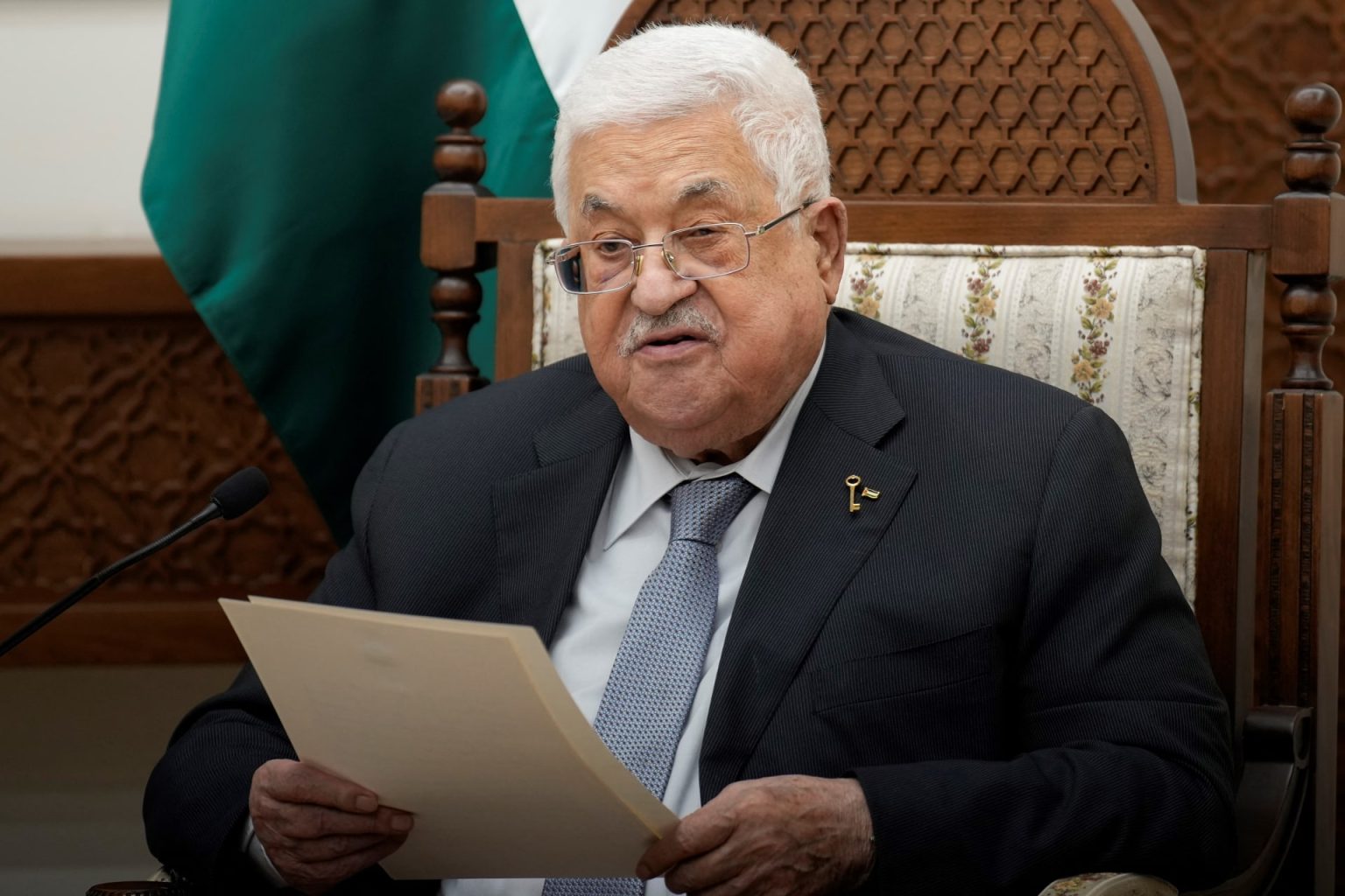 الرئيس عباس يصدر إعلانا دستوريا بتولي نائب رئيس اللجنة التنفيذية لمنظمة التحرير مهام رئيس السلطة الفلسطينية حال شغور المنصب 1761482110 image