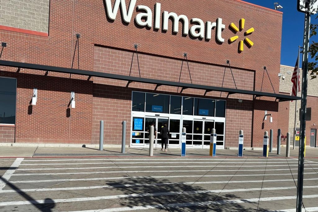 أطلقت شركة Walmart للتو طلقة كبيرة من الذكاء الاصطناعي على قوس أمازون 1761521998 0x0