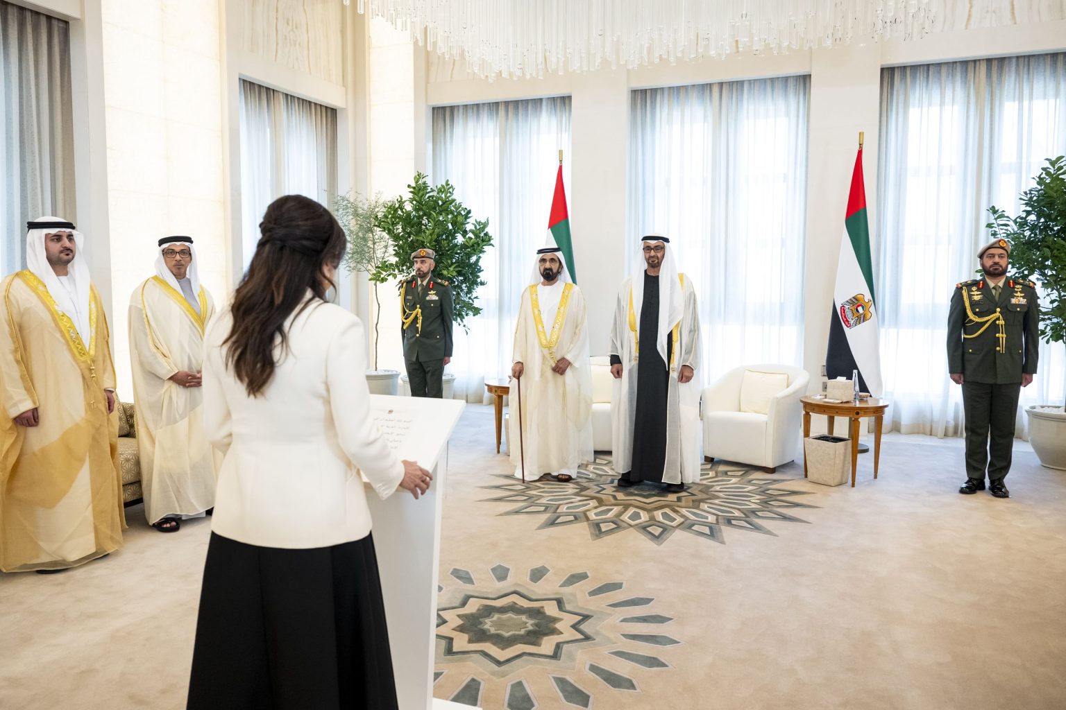 أمام رئيس الدولة.. 3 وزراء في حكومة الإمارات يؤدون اليمين الدستورية 1761585755 image