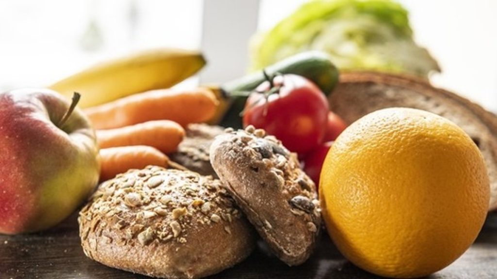 أغذية صديقة للجهاز الهضمي والقلب وعدوة للسِمنة.. عليكم بهذه الكمية يومياً من الألياف؟ 1761651442 image