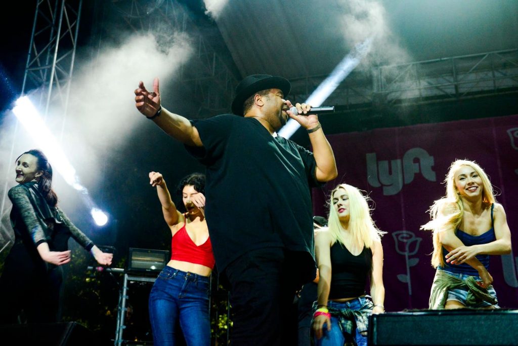 تقول دراسة جديدة إن الاستماع إلى الموسيقى يرتبط بانخفاض خطر الإصابة بالخرف بنسبة 39% 1761699173 0x0