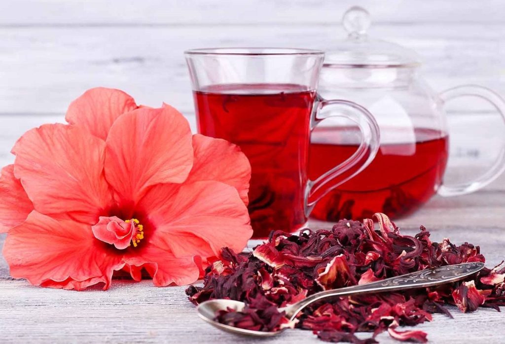 شاي الكركديه.. 6 فوائد للمشروب الأحمر السحري 1761708706 image