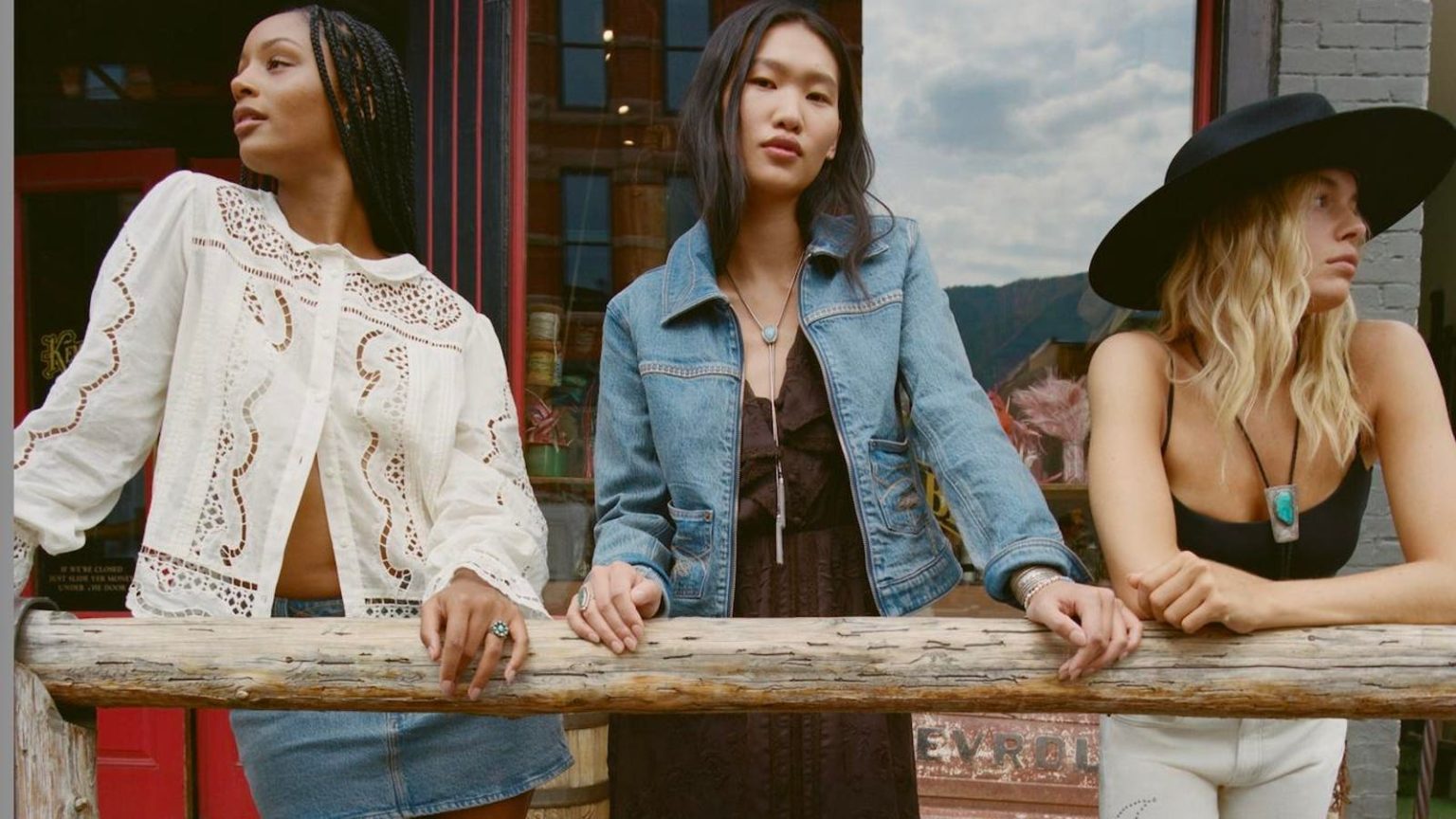 أبركرومبي آند فيتش تتجه نحو الغرب بالتعاون مع العلامة التجارية Kemo Sabe 1761821581 0x0