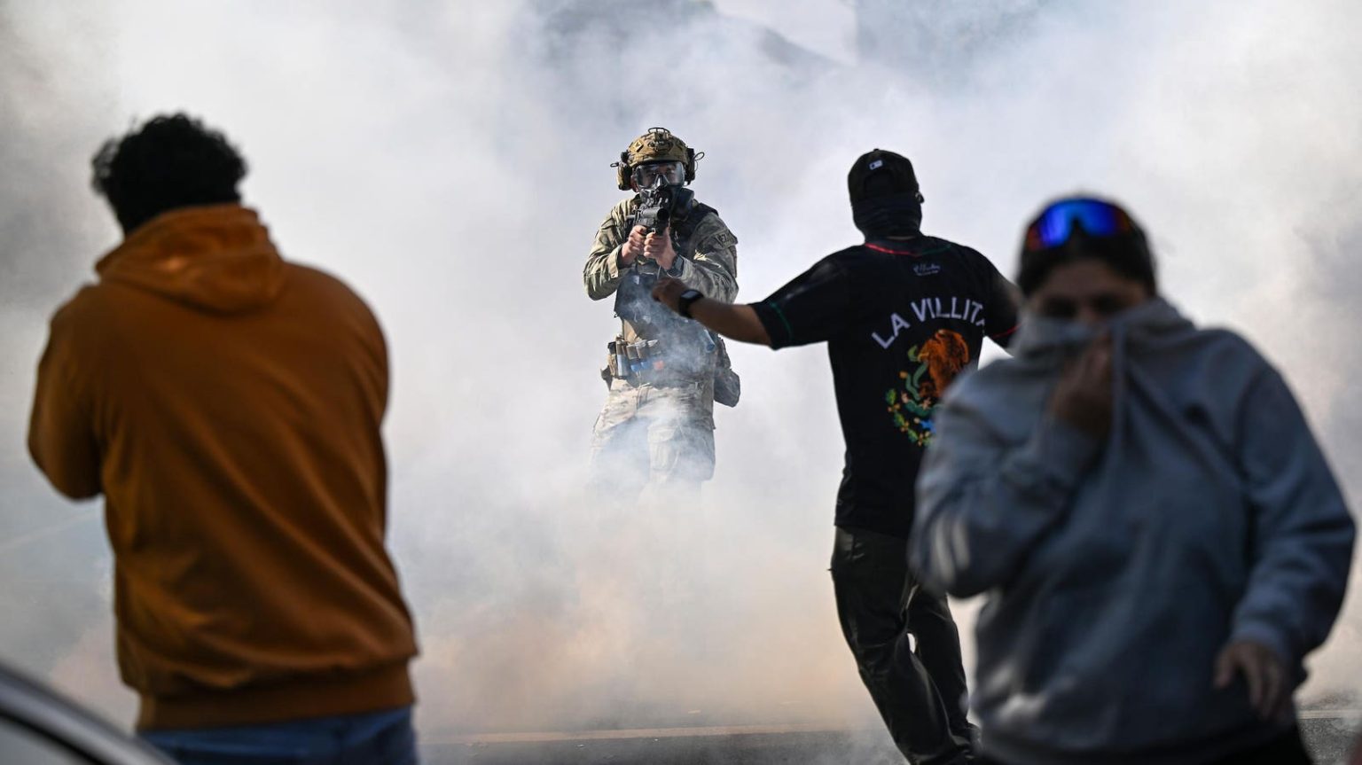 نويم ينفي طلب بريتزكر بإيقاف عيد الهالوين مؤقتًا في غارات شيكاغو على الجليد 1761856921 0x0