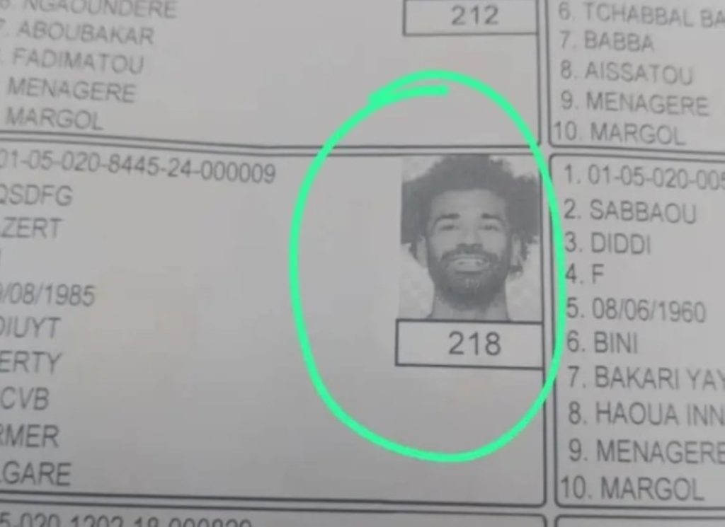 2598742