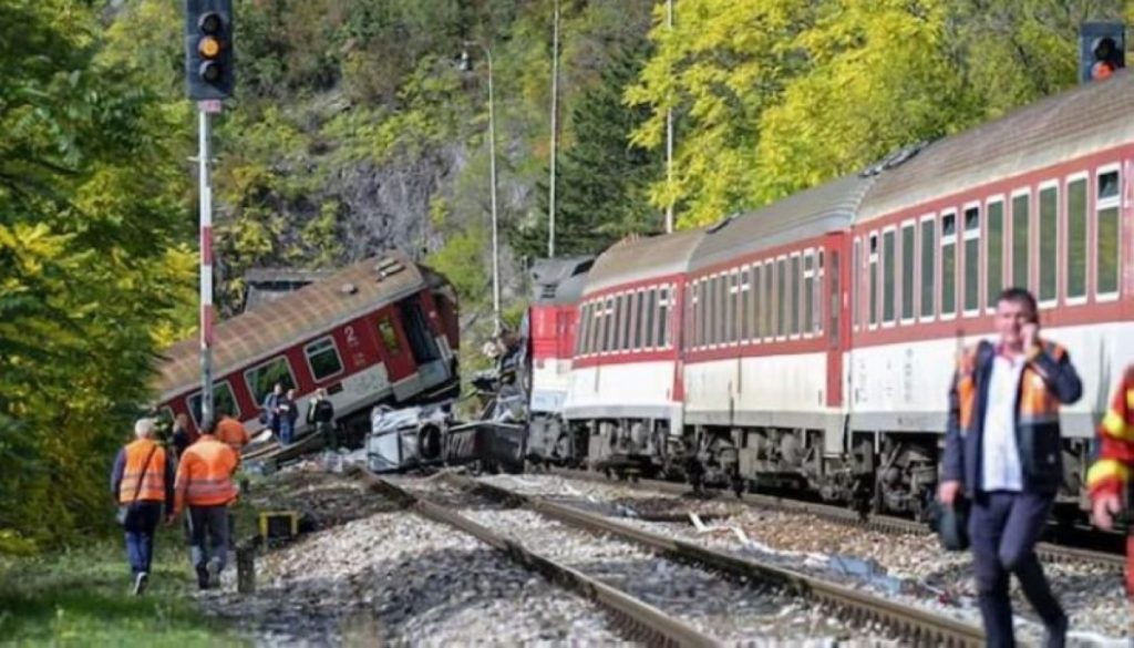 2599274