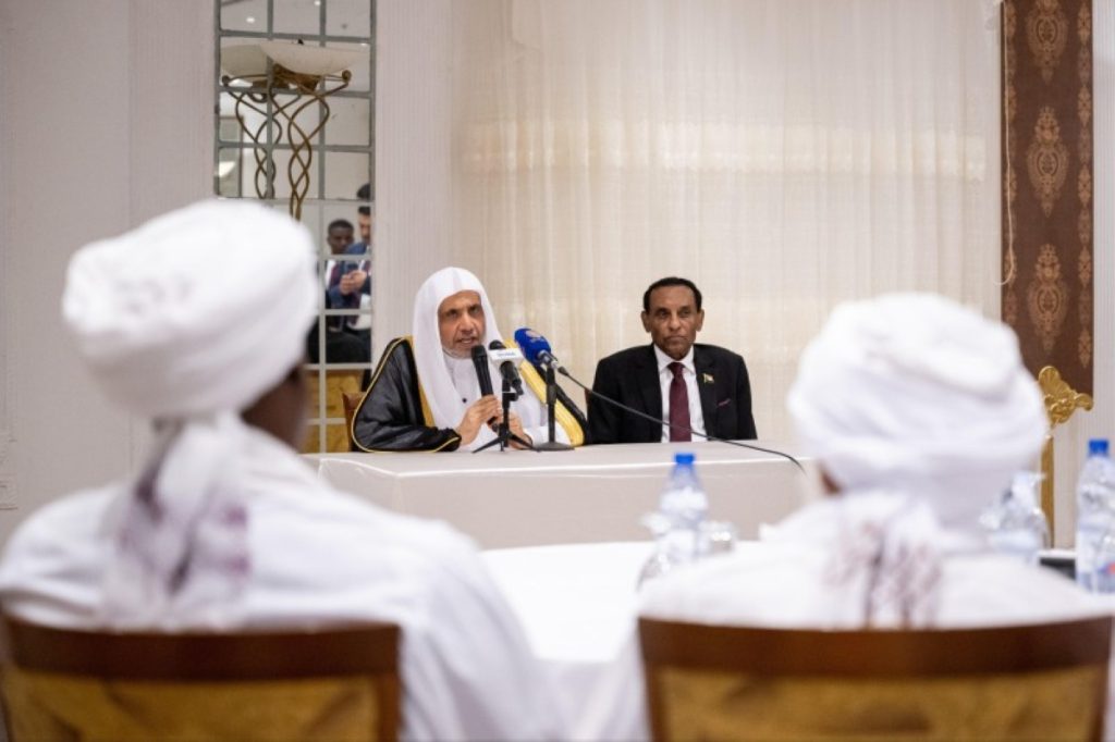 الأمين العام لرابطة العالم الإسلامي يلتقي علماء السودان 2604451