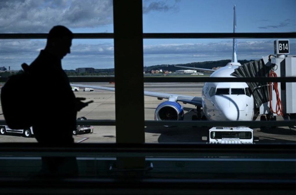 مع استمرار الإغلاق.. رحلات الطيران المؤجلة في أمريكا تقترب من 7000 رحلة 2605510