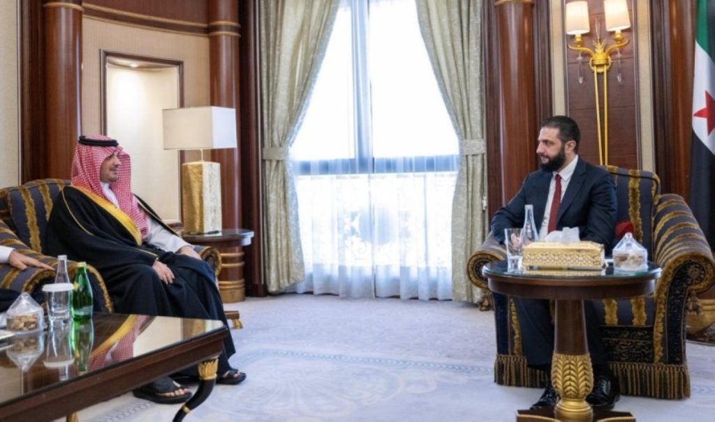 في اجتماع رفيع المستوى.. وزير الداخلية والرئيس الشرع يبحثان التعاون الأمني 2605767