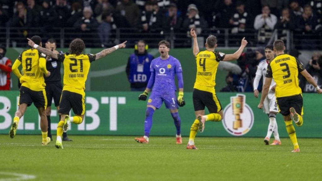 كأس ألمانيا.. دراما في فرانكفورت ومفاجأة في فولفسبورغ 2605999