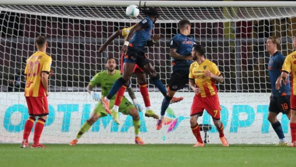 إنغويسا يهدي نابولي فوزاً صعباً خارج الديار 2606005