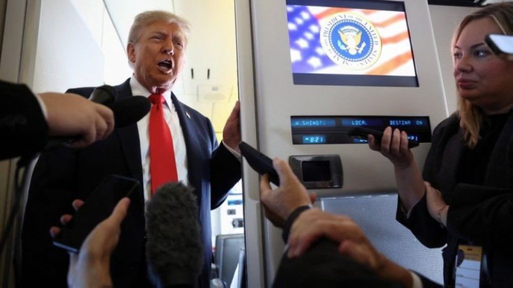 ترمب من «إير فورس وان»: لا شيء سيهدد وقف إطلاق النار في غزة 2606014