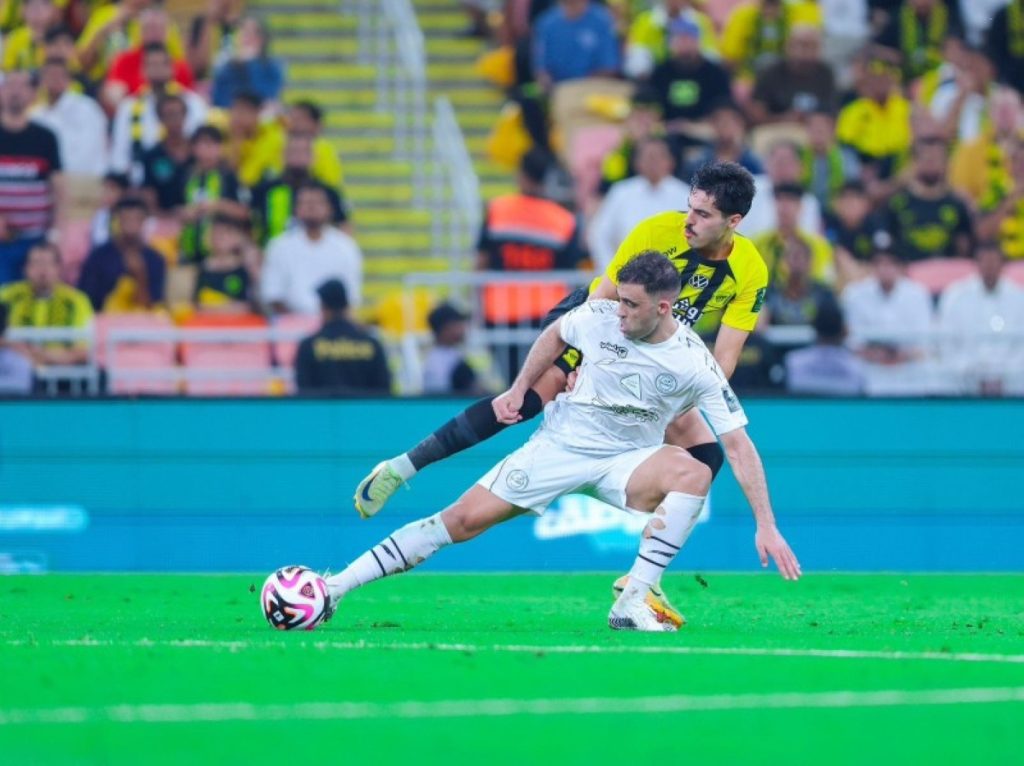 الاتحاد والشباب في «الكلاسيكو».. والأهلي يصطدم بالقادسية 2606176