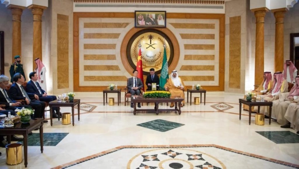 نائب أمير مكة يستقبل نائب الرئيس الصيني 2606801