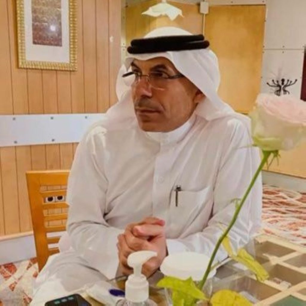 والدة الإعلامي عبدالله الفارسي في ذمة الله 2607238