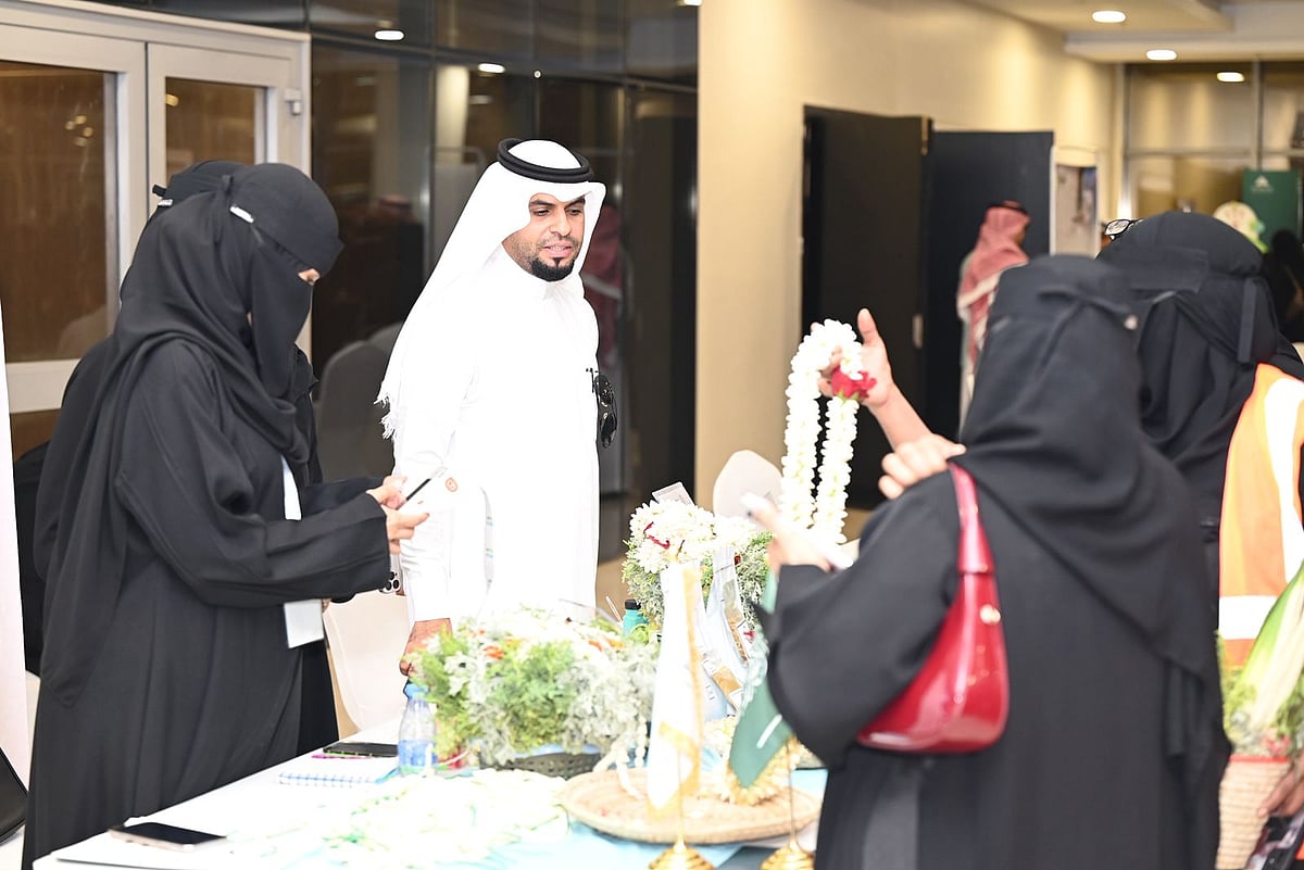 بالصور.. أمانة جازان تنظم "ملتقى جازان الخضراء": مبادرة رائدة لتعزيز الاستدامة ورفع الرقعة النباتية بالمنطقة 3 51b77b5d cd41 47d8 98b9 42aa115aab30