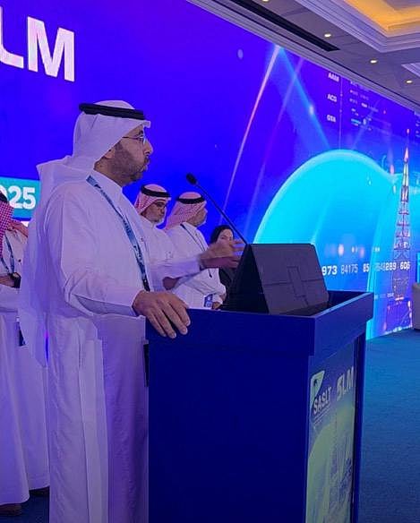 إنجازات حافلة بلغة الأرقام .. الدكتور القحطاني ينال جائزة التميز من الجمعية السعودية لأمراض وزراعة الكبد (SASLT) 2 5965b361 ca25 4ded a781 02d3aa40943a