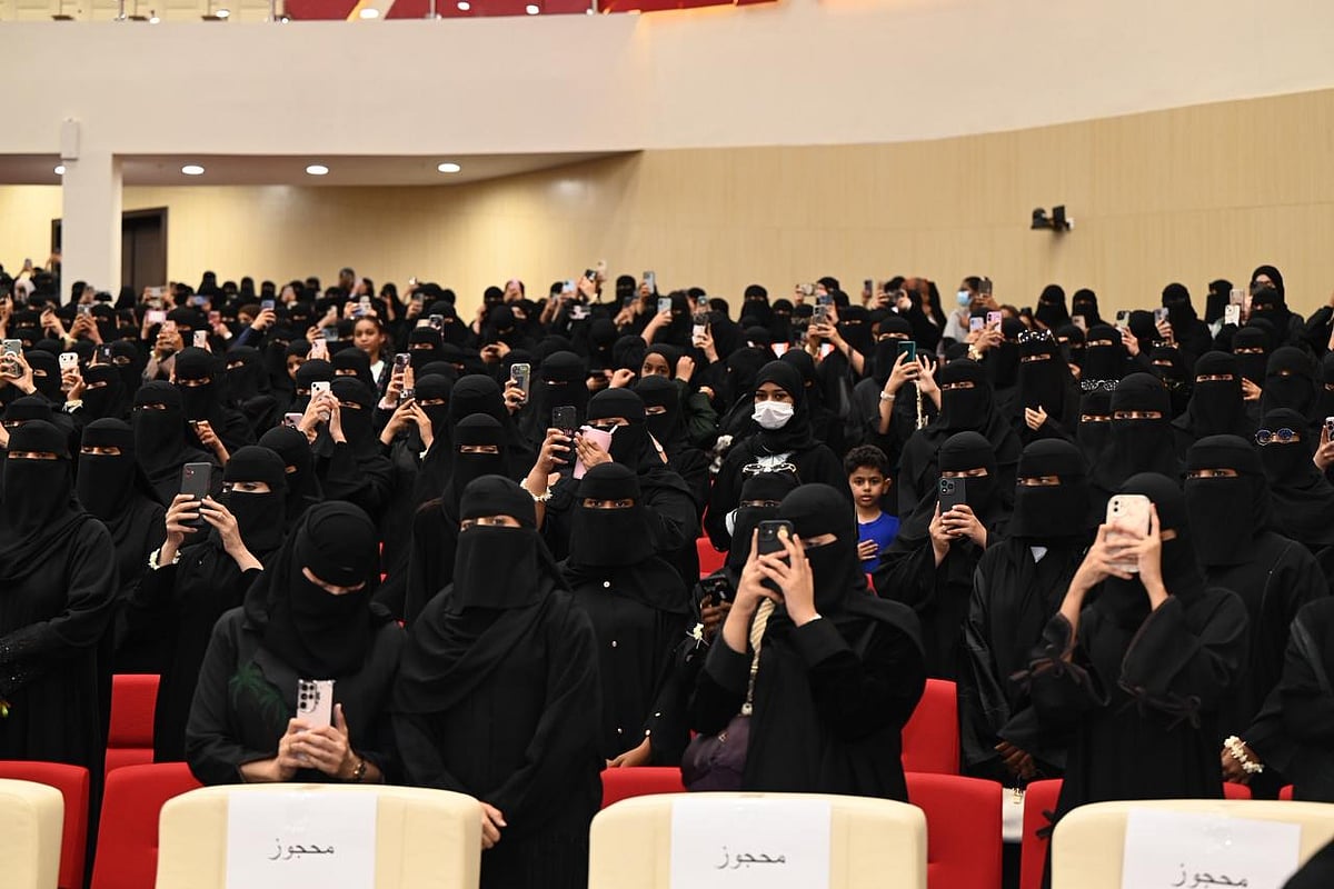 بالصور.. أمانة جازان تنظم "ملتقى جازان الخضراء": مبادرة رائدة لتعزيز الاستدامة ورفع الرقعة النباتية بالمنطقة 7 8221f3e4 d2c6 4e63 9d11 c1b96bbafd65