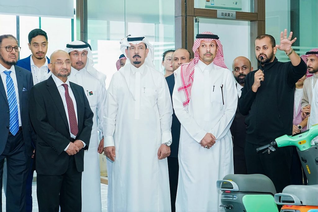بالصور.. وفد غرفة جازان يزور شركة قوانغتشو يونكو للمعدات الذكية في الصين ويبحث توطين التصنيع الذكي في المملكة ajel2F2025 10 252Fsh9cdz2y2FIMG1563