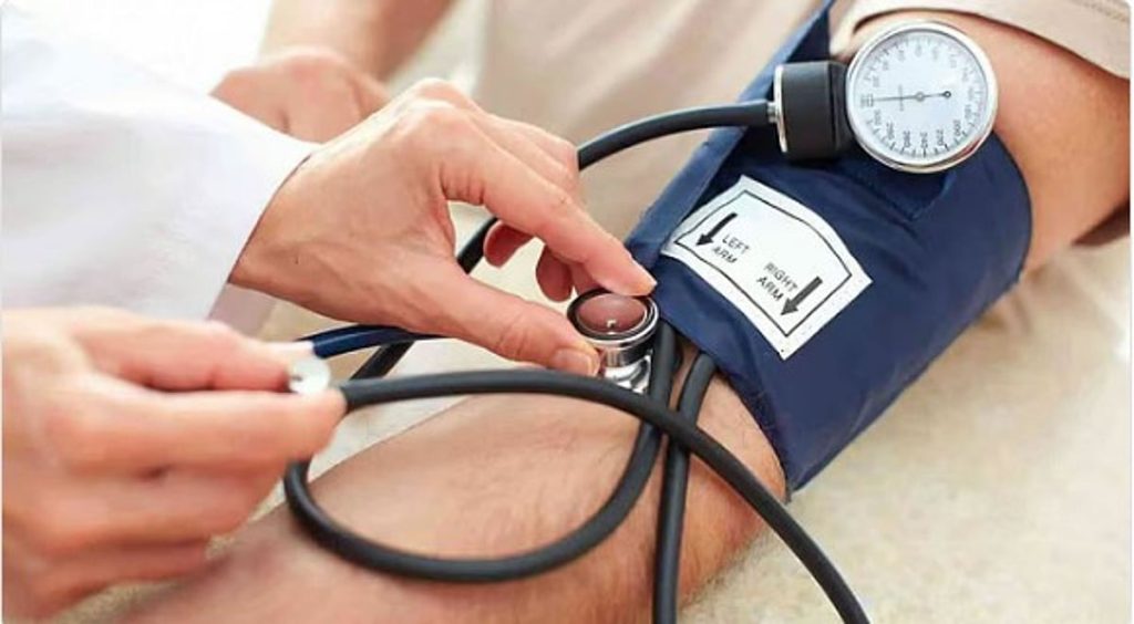 استشاري: 5 عوامل تؤدي إلى تذبذب ضغط الدم ajel2F2025 10 252Fvvyxjpta2FD982D98AD8A7D8B3 D8A7D984D8B6D8BAD8B7