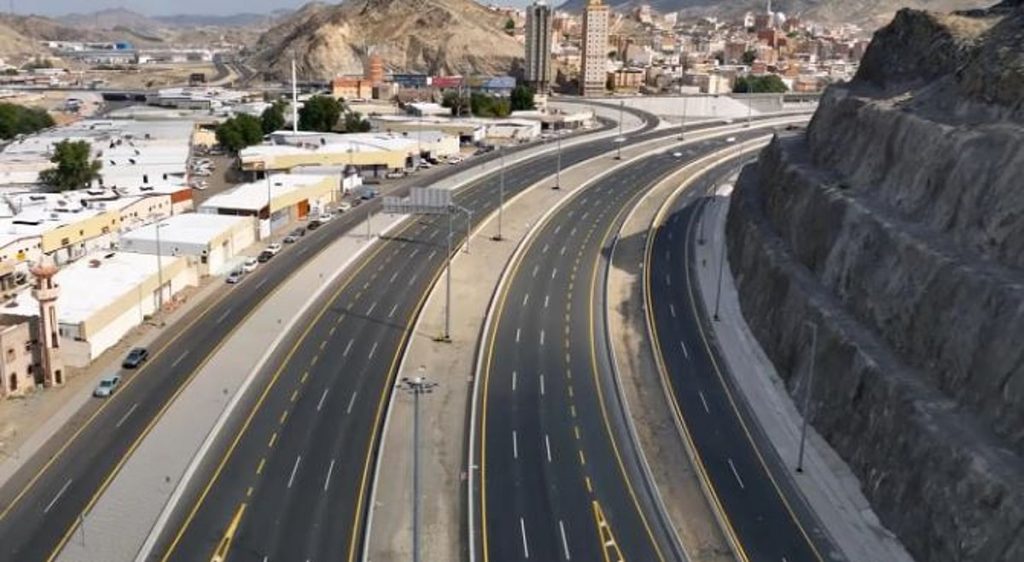 مشروعات الطرق في مكة المكرمة تُحدث تحولًا ملموسًا في كفاءة الحركة وسلامة التنقل ajel2F2025 10 282Fbu435kz72FCapture