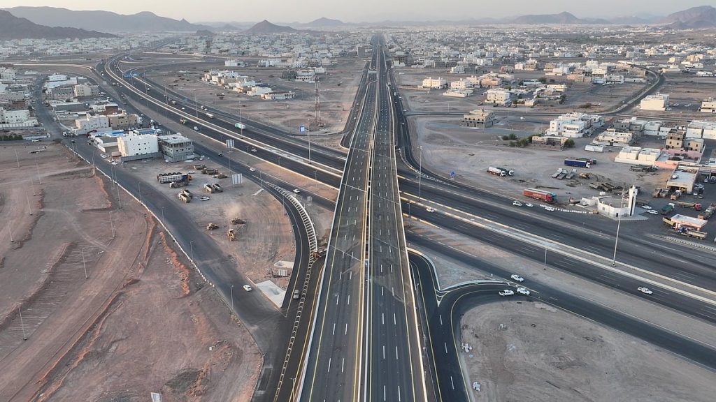 افتتاح حركة السير على تقاطع طريق الأمير نايف بن عبدالعزيز مع طريق الملك خالد  ajel2F2025 10 282Fnjqdve8q2FG4WObRpWoAAN tx