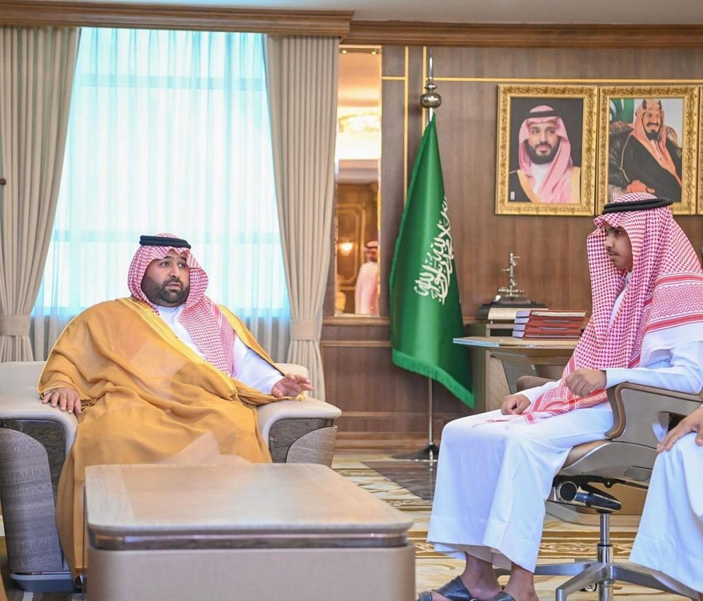 أمير جازان يستقبل مواطنًا لتنازله عن قاتل والده لوجه الله ajel2F2025 10 292F3nhzrfc42F401
