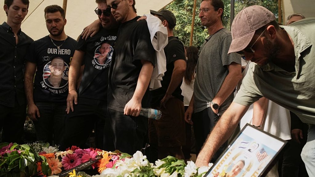 فيديو. المئات ينعون الكابتن عمر نيوترا في إسرائيل بعد عودته من غزة 1200x675 cmsv2 6b548a52 bae0 5ecb 8f4d caea8d9dd383 9540614