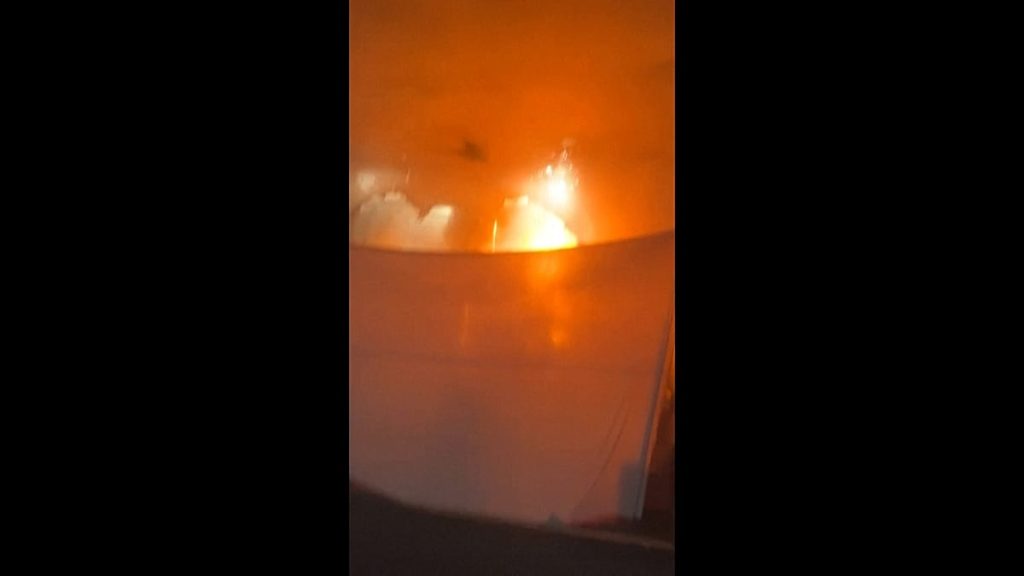 فيديو. تم إجلاء الأشخاص بعد اندلاع حريق في مقر انعقاد مؤتمر الأمم المتحدة المعني بتغير المناخ (COP30) في البرازيل 1200x675 cmsv2 f2f7b9bb 877b 5339 99e4 0b1181c85c86 9556239