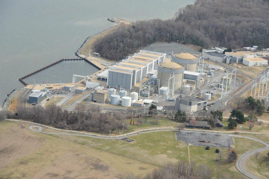 كيف يقع الجمهور داخل وخارج حب الوقود 1761970807 0x0