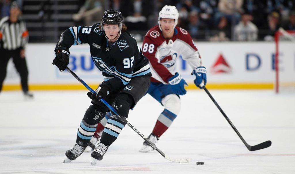 في عالم NHL Salary Cap World الجديد، تأتي الالتزامات طويلة الأجل بسرعة 1762030261 0x0