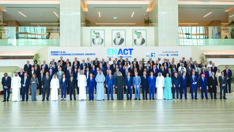 خالد بن محمد يلتقي قادة قطاعات الطاقة والذكاء الاصطناعي والاستدامة 1762137876 image