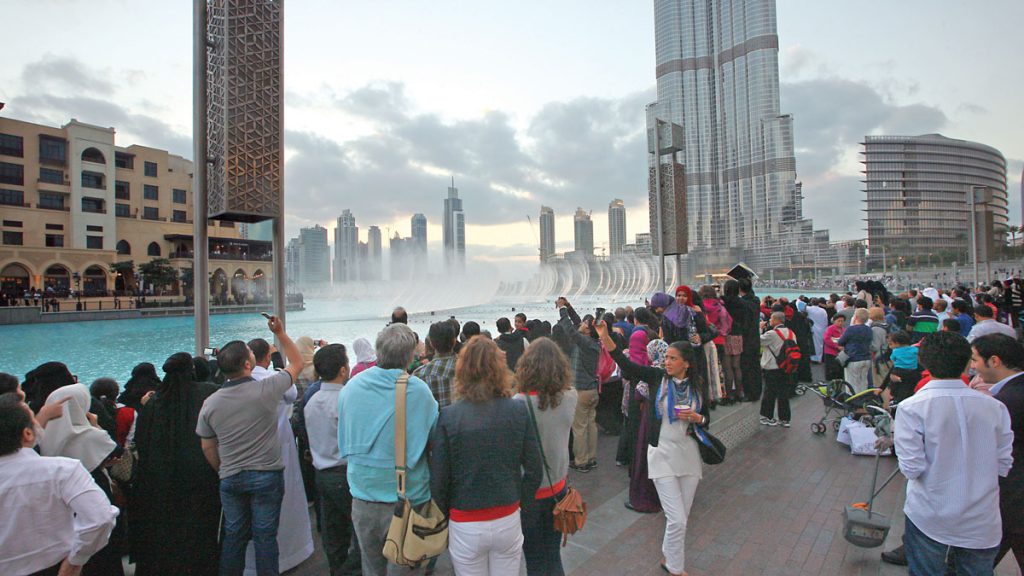 عصام كاظم: دبي تتجه إلى تسجيل 2025 عاماً قياسياً في أعداد السيّاح الدوليين 1762202116 image