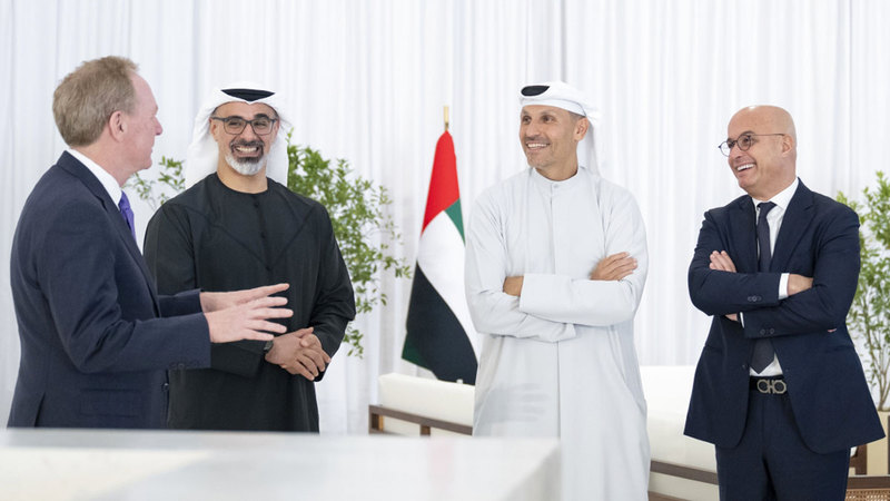 خالد بن محمد: الإمارات تواصل بناء اقتصاد متنوع قائم على المعرفة والتكنولوجيا 1762218109 image
