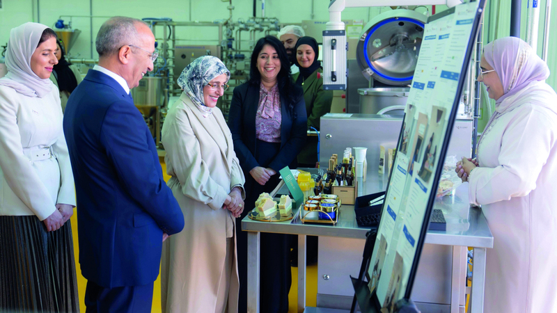 جواهر القاسمي تطلق 65 منحة بحثية جامعية ومبادرات لتمكين المرأة الريفية في المغرب 1762315982 image