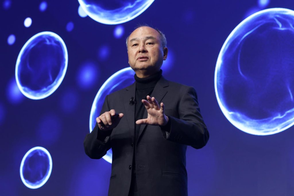 انخفاض أسهم SoftBank وسط عمليات بيع الأسهم العالمية، وانخفاض صافي ثروة ابن ماسايوشي إلى 13 مليار دولار 1762342542 0x0