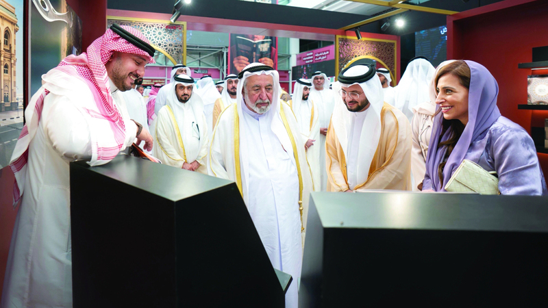 سلطان القاسمي يفتتح «الشارقة للكتاب».. ويزف بشرى «الموسوعة العربية الشاملة» 1762408447 image