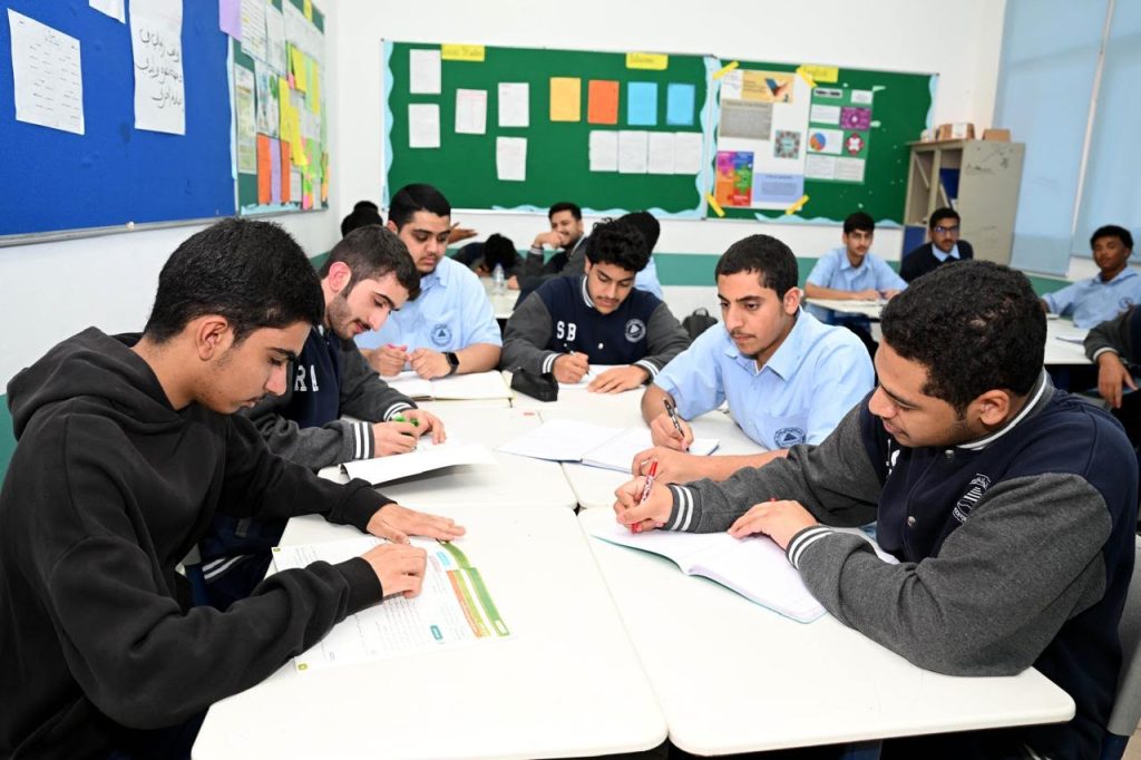 مدارس تشدد على الطلبة بإنجاز المهام الدراسية وتسليمها لتجنب فقدان درجاتها 1762414551 image