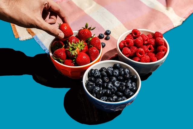 طلبات مارت تقدم خدمة إيصال الفواكه الطازجة يومياً في دولة الإمارات 1762507341 image