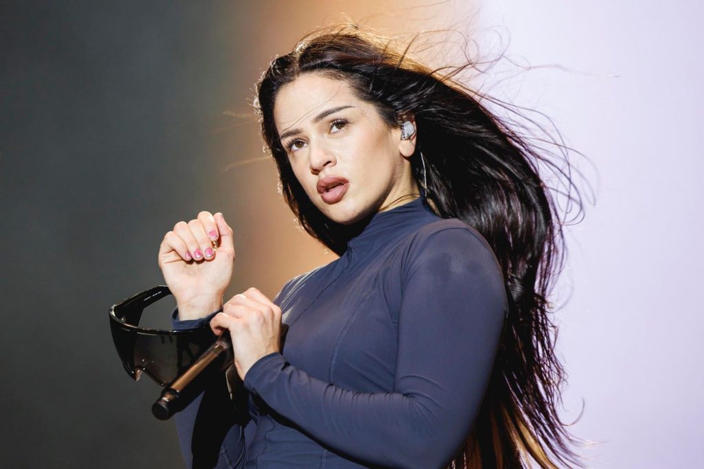 روزاليا ترى النور بألبومها الجديد “Lux” 1762586893 0x0