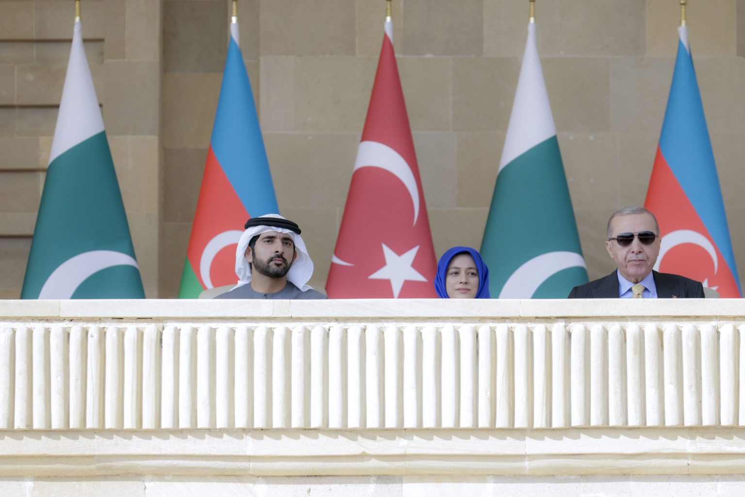 حمدان بن محمد: فخورون بالنمو المتسارع للعلاقات الإماراتية – الأذربيجانية في مختلف المجالات 1762614132 image