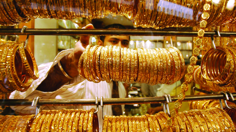 عودة أسعار الذهب للارتفاع تحد من الطلب على المشغولات.. وإقبال على شراء السبائك 1762634261 image