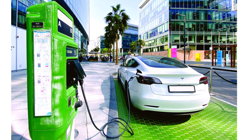 خبراء: تراجع الكلفة وتنوّع المعروض يسهمان في تحوّل قياسي بأسواق السيارات الكهربائية 1762723656 image