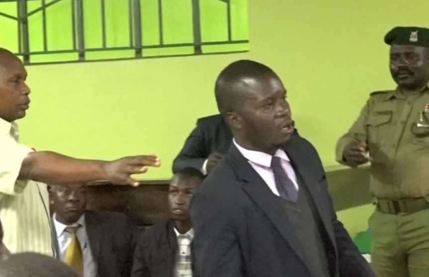 كينيا: محام مزيف للدفاع عن ثلاثة أشخاص انتحلوا صفة محام 1763175875 image